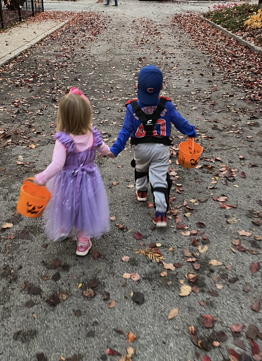 MattSnyderMD's tweet photo. My periodic reminder of what’s important in this life 💜💙🫅⚾️#Halloween2022 https://t.co/vTccYwIrbp