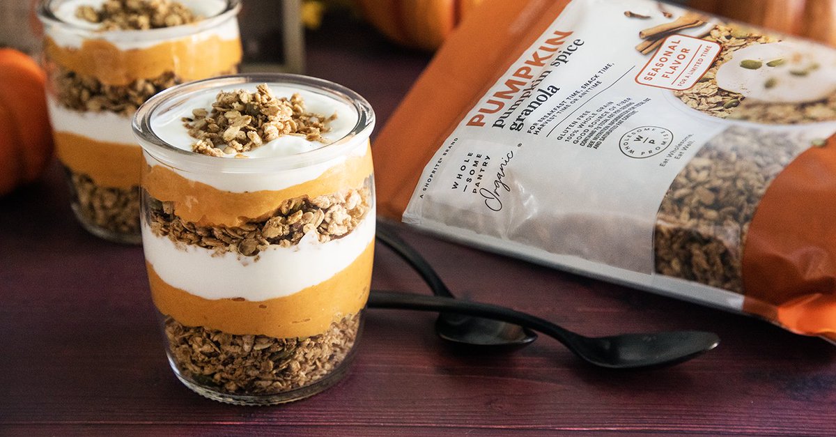 Wholesome Pantry Organic Pumpkin Spice Granola - perfect for breakfast time, snack time, harvest time, or anytime. This seasonal flavor is available for a limited time only so get layering! 😉🎃 #FoodSetFree #WholesomePantry bit.ly/3zyDiGQ