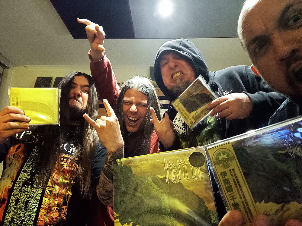 InannaMetal's tweet photo. TRANSFIGURED IN A THOUSAND DELUSIONS reissue out now!!!! CD &amp; 2 LP Gatefold Vinyl available!
contact: inannametal@gmail.com 
#inannametal #awakeningrecords #eatmyrecords https://t.co/LmECVkBoI0