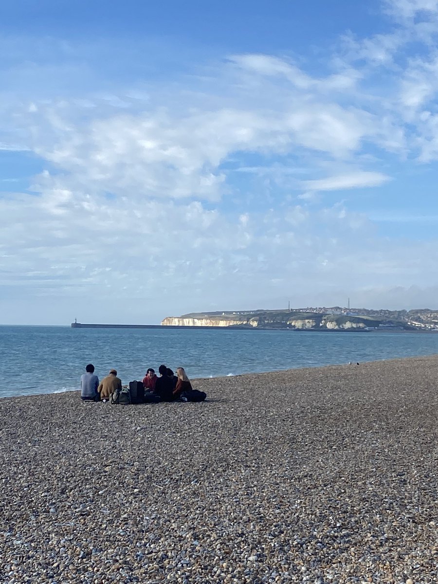fujingoto's tweet photo. 2話で話したイギリスの南側にあるシーフォード風景は、こちらです🙌🏻また、癒しを求めてぶらりいきたいな😭 https://t.co/6QyQOYgnbt