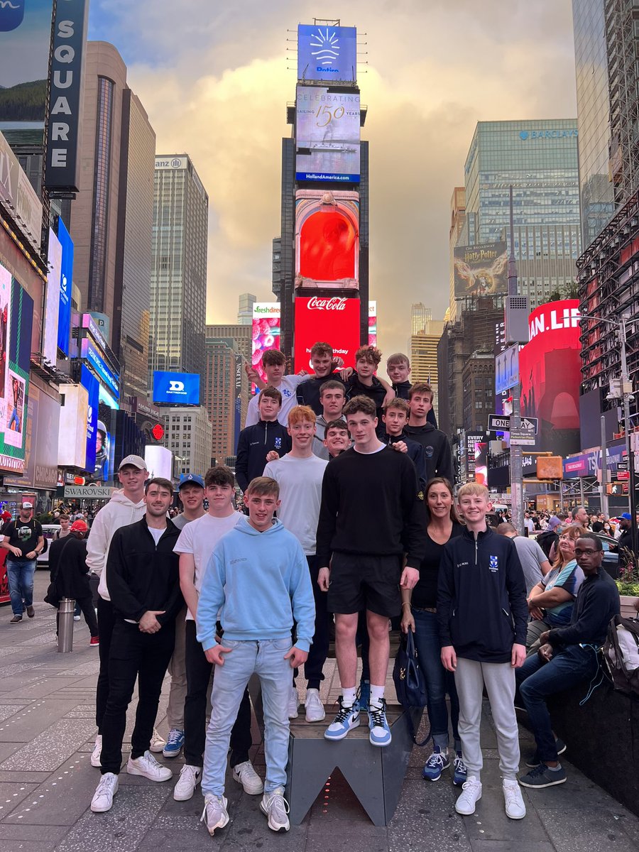 irishrugbytours's tweet photo. Travel to America with Irish Rugby &amp; Sporting Tours 🇺🇸✈️🌎 

We would like to thanks Blackrock College swimming team for the opportunity to bring them to New York 🇺🇸 #irishsportingtours #NewYork #usa https://t.co/AwlG4PJURu