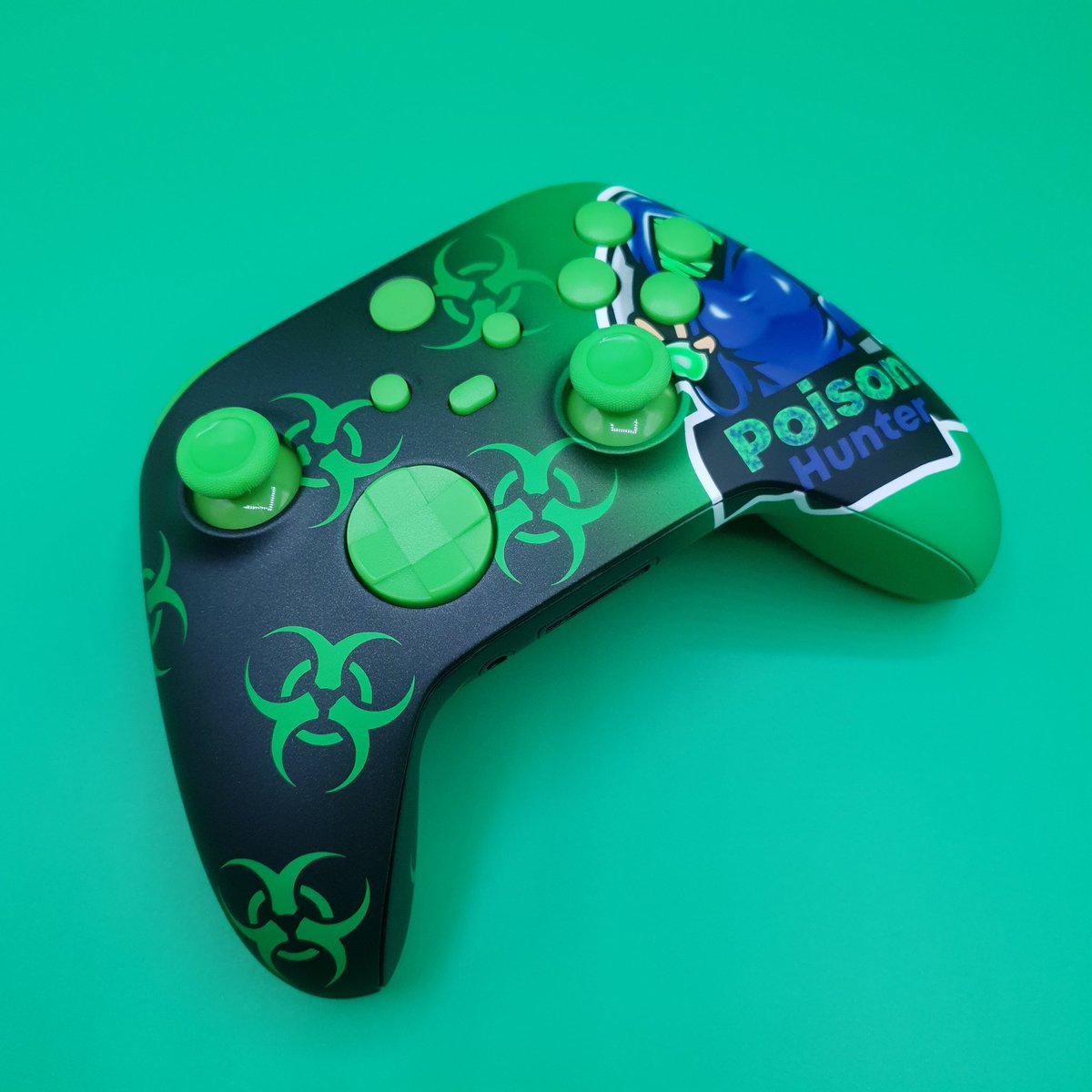 _goatcustoms's tweet photo. โฃ๏ธ ๐ฃ๐ข๐๐ฆ๐ข๐ก ๐๐จ๐ก๐ง๐๐ฅ โฃ๏ธ
Bespoke airbrushed artwork on a brand new Xbox Series X/S controller. No other upgrades to this one, just the GOAT touch of magic with the artwork ๐๐
#gaming #xbox #Bespoke #customcontroller #controllermodz https://t.co/30MDQTSwbQ