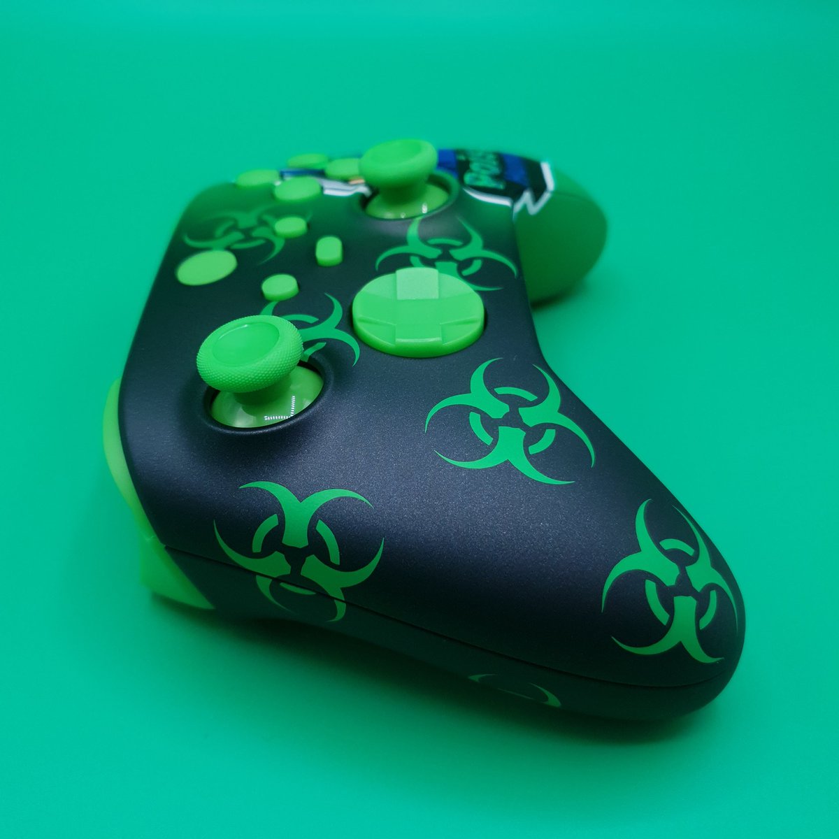 _goatcustoms's tweet photo. โฃ๏ธ ๐ฃ๐ข๐๐ฆ๐ข๐ก ๐๐จ๐ก๐ง๐๐ฅ โฃ๏ธ
Bespoke airbrushed artwork on a brand new Xbox Series X/S controller. No other upgrades to this one, just the GOAT touch of magic with the artwork ๐๐
#gaming #xbox #Bespoke #customcontroller #controllermodz https://t.co/30MDQTSwbQ