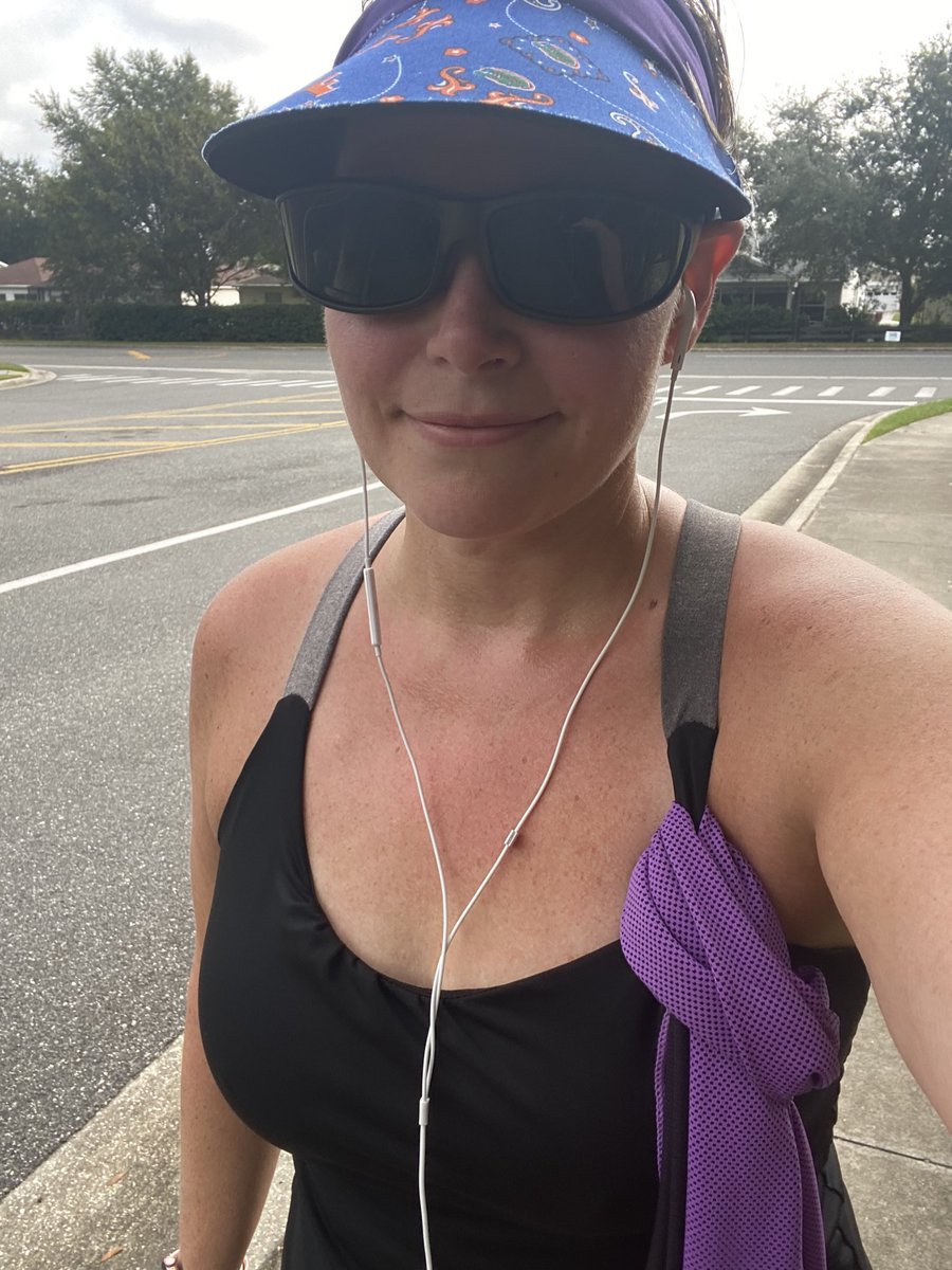 keto_mandy's tweet photo. Hard workout today. 20x30 second intervals at 1500 meter pace (pretty hard running). I’m worn out! #running #runningmindset #runningmotivation #fitover40 #goals #halfmarathontraining #wednesdayrun #speedrun #speedintervals https://t.co/pli3HMfXvK