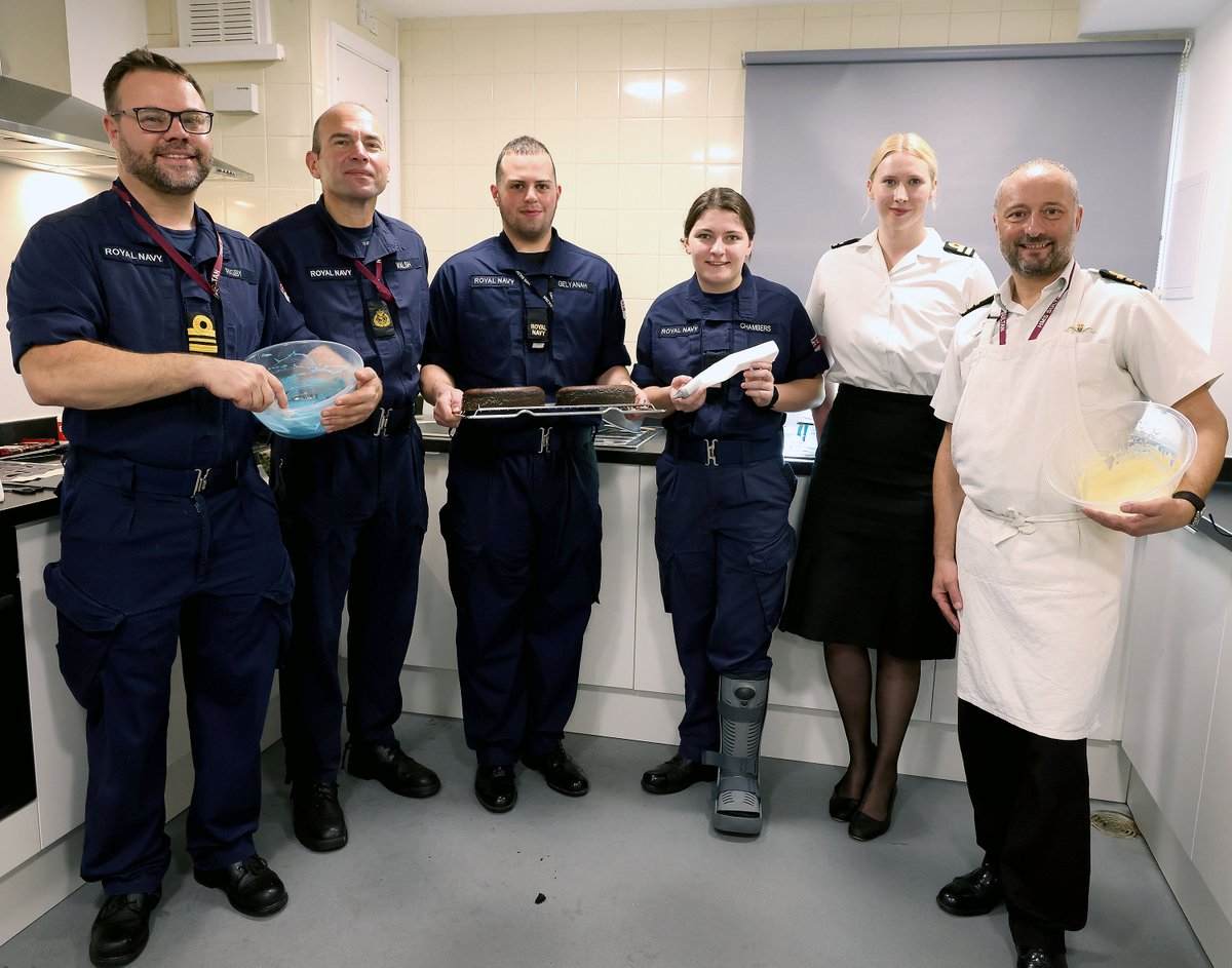 HMSsultan's tweet photo. Staff &amp; trainees from both @RoyalNavy Marine &amp; Air Engineering schools @HMSsultan have taken part in the #AwEsoME @ThisisEng #NationalEngineeringDay #Engineeringcakes challenge.
  ⚓️🛠️🚁🎂 https://t.co/AQ7cHriNP2