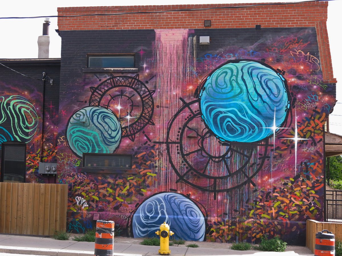 Street Art - Dufferin, Toronto.
#streetphotography
#streetart
#streetarteverywhere
#streetarttoronto
#graffiti
#graffitiart
#toronto
#torontophotographer
#torontophotography
#torontophoto
#canonG15