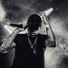 AINTNOSYMPATHY's tweet photo. "Dawg, being famous is deadly. 5 outta 10 will get buried. My hall of fame speech is ready" - @Lloydbanks #DontSwitch https://t.co/L7iZaWLZRh
