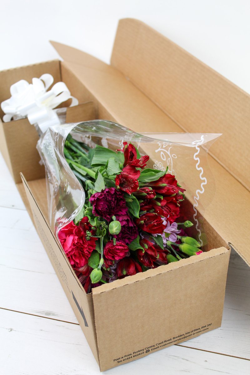 PostaRose's tweet image. Our bespoke packaging is designed to ensure your blooms stay fresh and secure on their journey to you.

Surprise someone you love with one of our luxury arrangements rb.gy/ibdjsx
