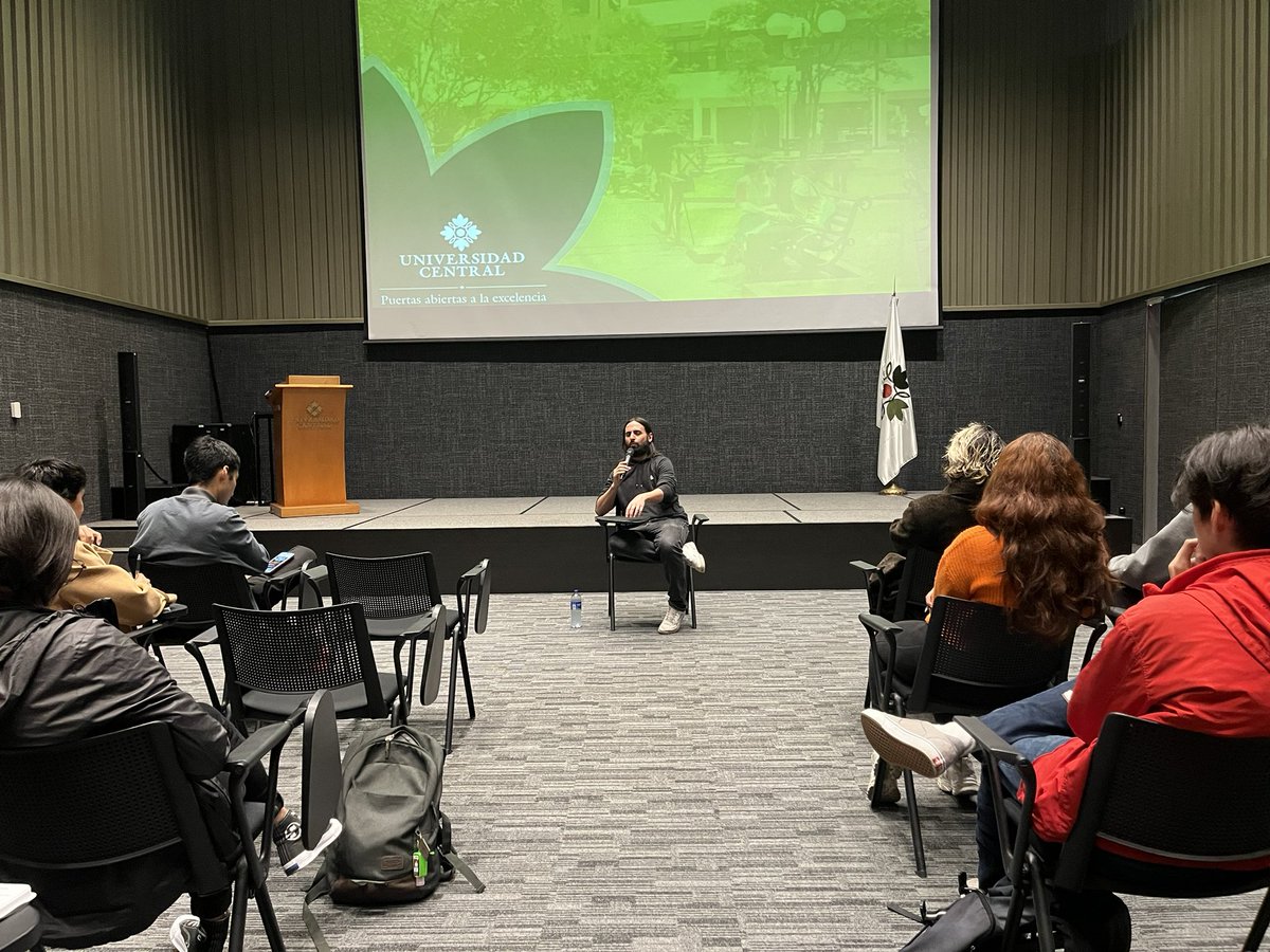 ucentralbogota's tweet photo. Taller de dirección de ficción con Franco Lolli, en el segundo día de #FICUC. Trabajamos para potenciar el cine colombiano. 🇨🇴 🎬 #UCentral https://t.co/HqUtD4VKd4