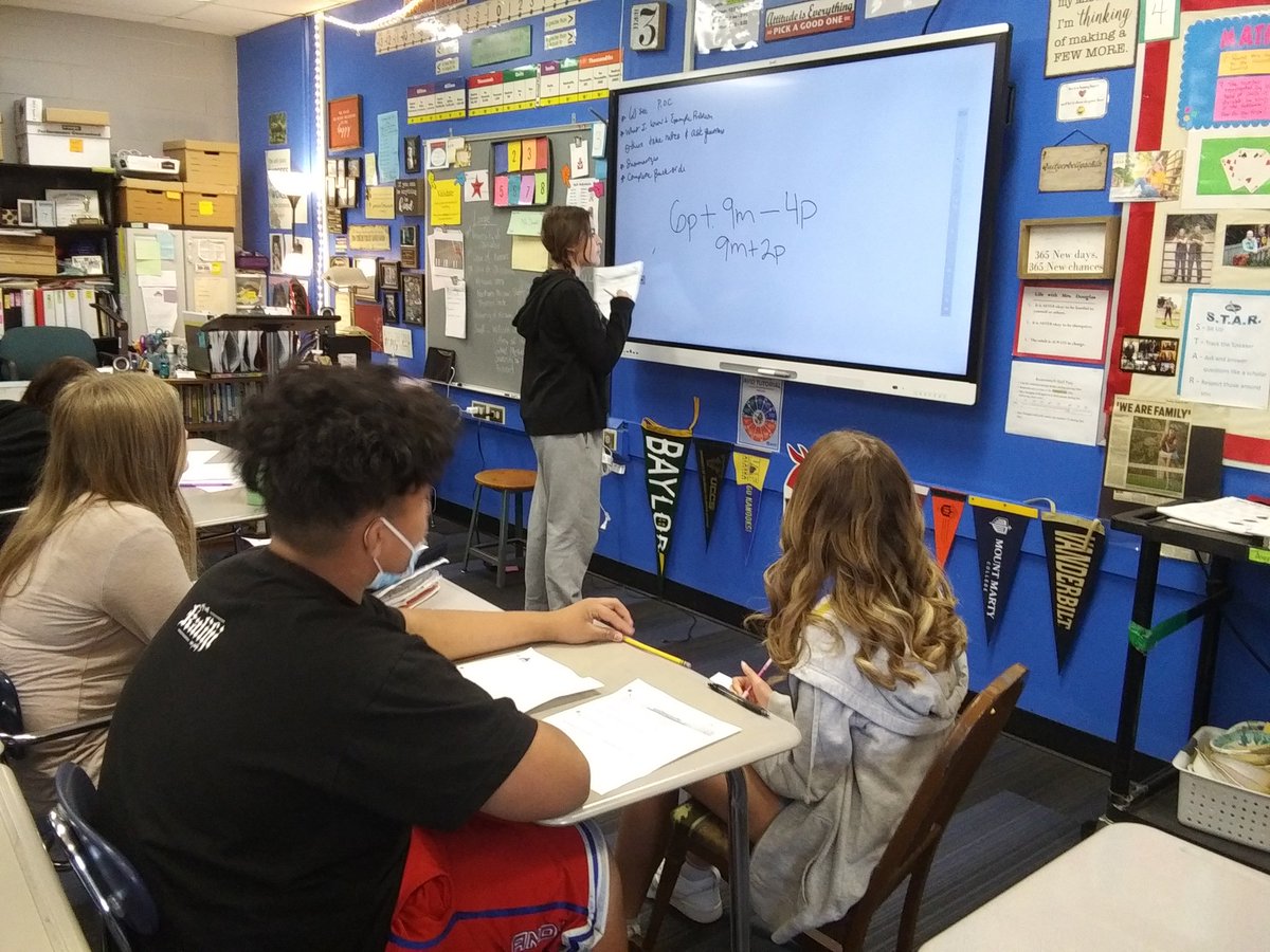 MrsDouglas3isd's tweet photo. Identifying our Point of Confusion, what we already know & content vocabulary in order to get help from our peer tutors to clarify and answer our Point of Confusion. #AVIDFamily #AVIDTutorial @BinghamBears #BearsRising #ISDStrong https://t.co/vFmNaSjgxg
