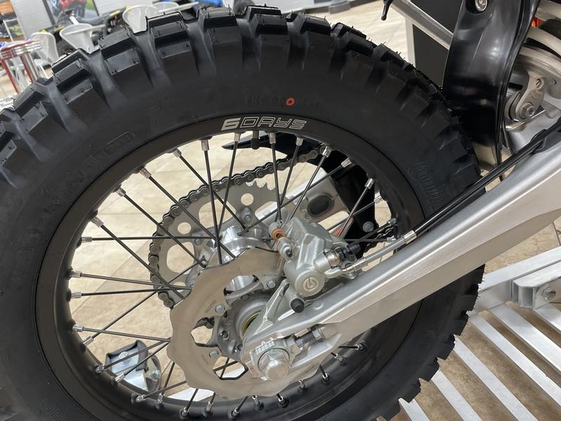 RIVAmotorsports's tweet photo. Considered the hardest-hitting missile in the #KTM #DualSport arsenal, the KTM #500EXCF #SIXDAYS represents everything we love about big #SingleCylinder #4strokes - #torque, #acceleration, and uncontestable #power. Check it out today at #RIVAmotorsports! https://t.co/CMmcxv1mIT