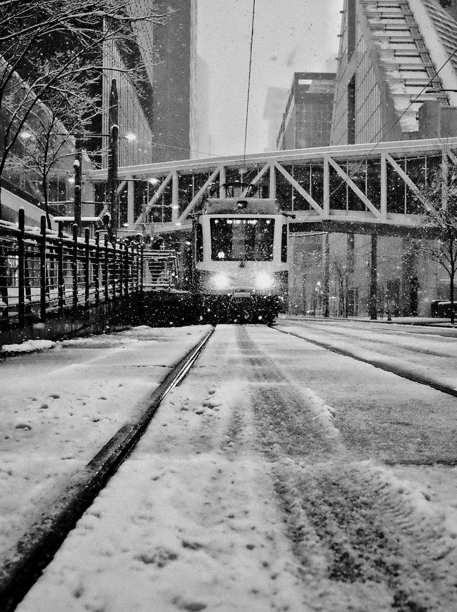 StreetScotty's tweet photo. #StreetPhotographyTribe #StreetHunters  #thestreetphotographyhub  #Streetleaks #CityGrammers #streetsincanada  #urbanstreetphotogallery #blackandwhitephotography  #streetphotographersinternational #ricohgr2 https://t.co/M69KBX6Vsi