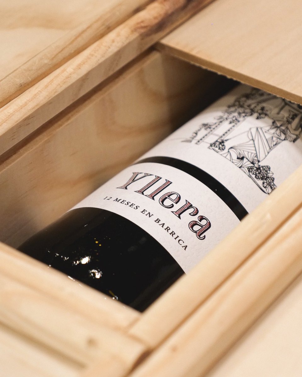 bodegasyllera's tweet photo. 🍷Yllera 12 Meses. El mítico Yllera donde tradición y modernidad se dan la mano. https://t.co/Y3rcYq8riW
