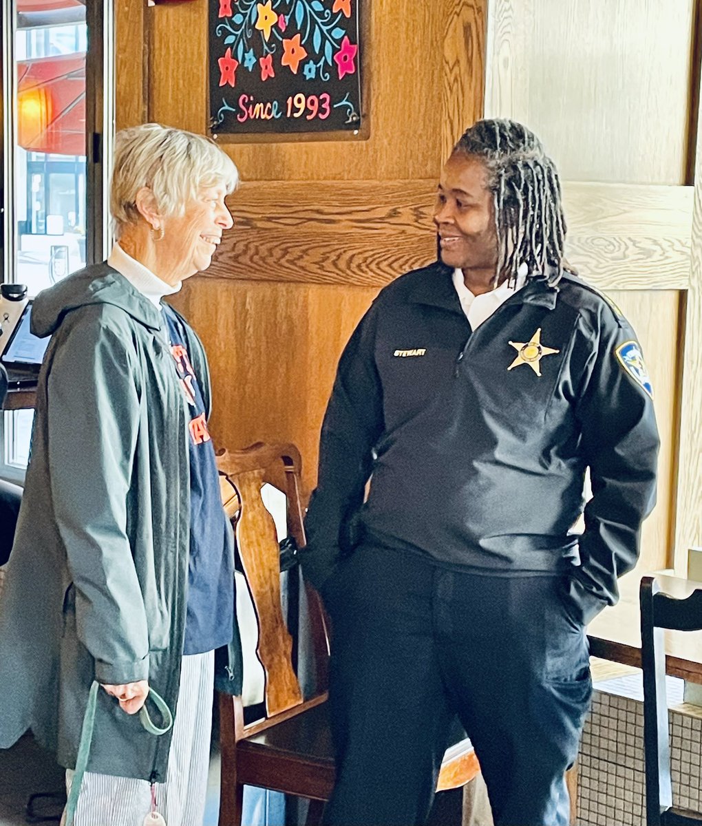 Evanston, IL Police tweet media