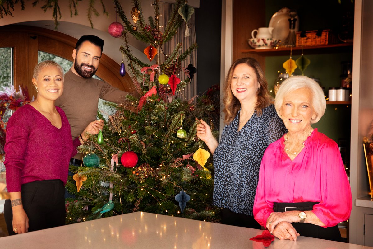 Christmas never looked so good. @Rylan will be joining in the festive fun with Dame Merry Berry, Monica Galetti and Angela Hartnett on Mary Berry’s Ultimate Christmas. Coming to @BBCOne next month!🎄