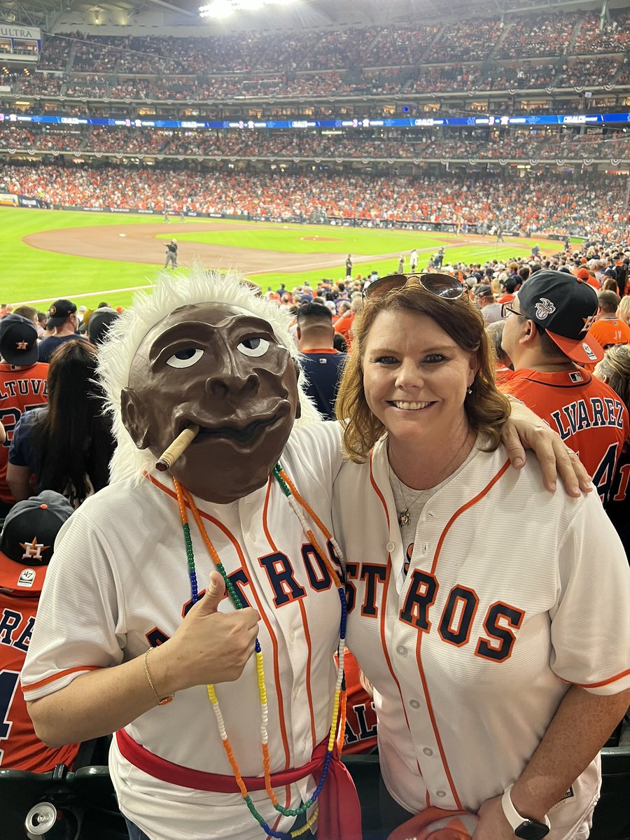 I ask Jobu to come, take fear from Bats.   Let’s go Stros!   <a href="/CSPMachine/">Amber Stoltz</a> #astros #WorldSeries #tuckercrowncraze 👑👑#LevelUp  @ScottAgruso