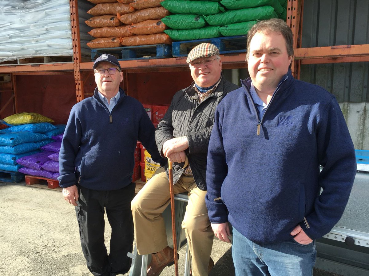 Penblwydd Hapus i S4C. Cyfraniad a cefnogaeth arbennig i Gefn Gwlad dros y 40 mlynedd. Hefyd cyfle i gofio am gyfraniad arbennig Dai Jones i’r siannel. #S4C #cofiodai <a href="/WDLewis_/">WDLewis</a> #cefngwlad