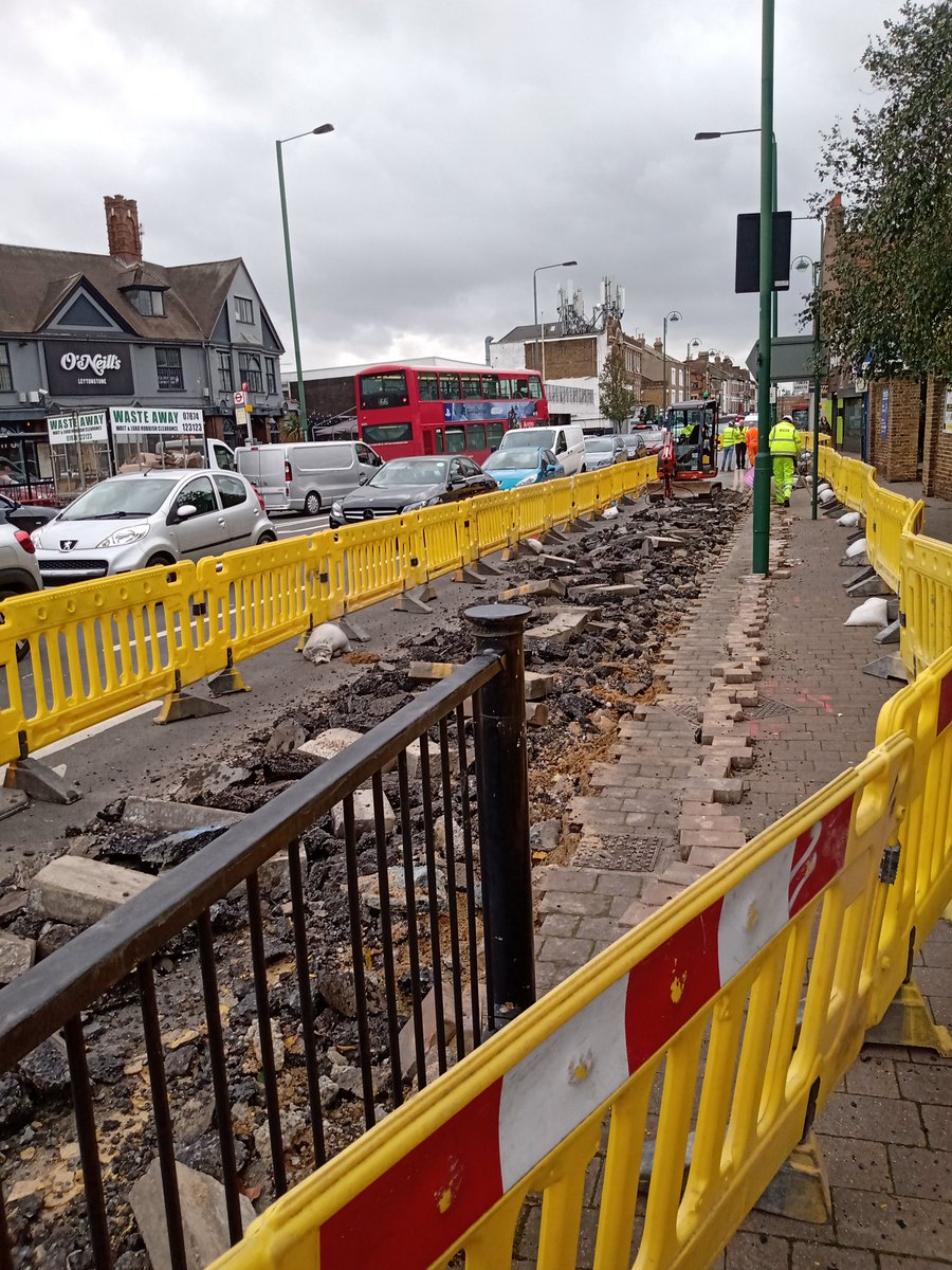 Labourstone's tweet photo. Nothing I like to see more- other than new #Raingardens- is new segregated #CycleTrack being installed. This on #LeytonstoneHighRdE11. #FillingInTheGaps #BuildItAndTheyWillCome #BLEN https://t.co/PJJ9wVMVrl