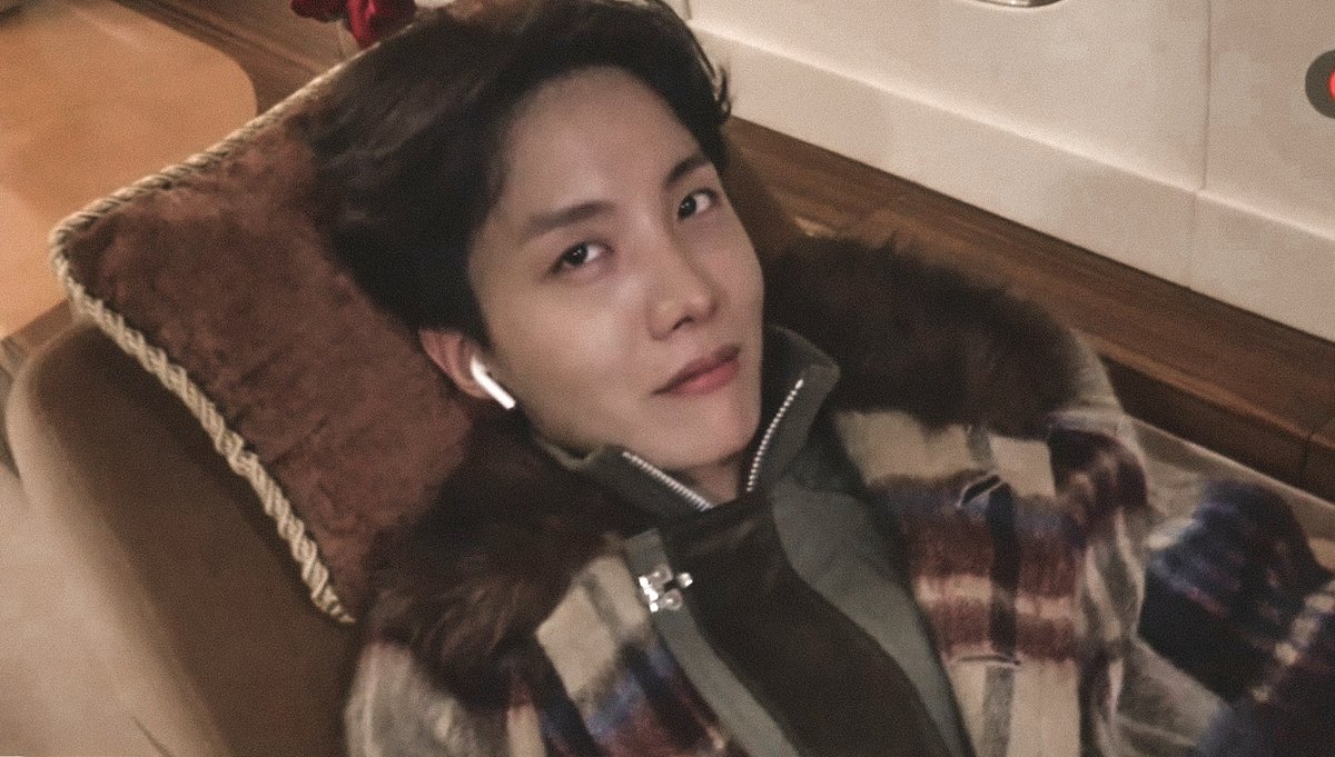 jhopesarchive's tweet photo. missing my favorite person ♥︎ https://t.co/q0rzD5M6YM