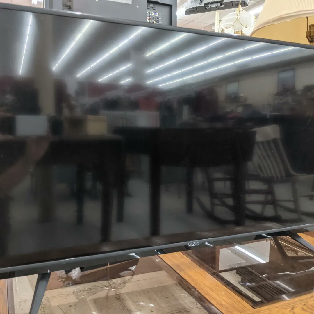 DropInnResale's tweet photo. Vizio Smart TV 40" $80
Kitchenette $45

#dropinncr 
#thrifting 
#HopeHelpHealing 
#blessingreaction https://t.co/S4Jv3Wc3XS