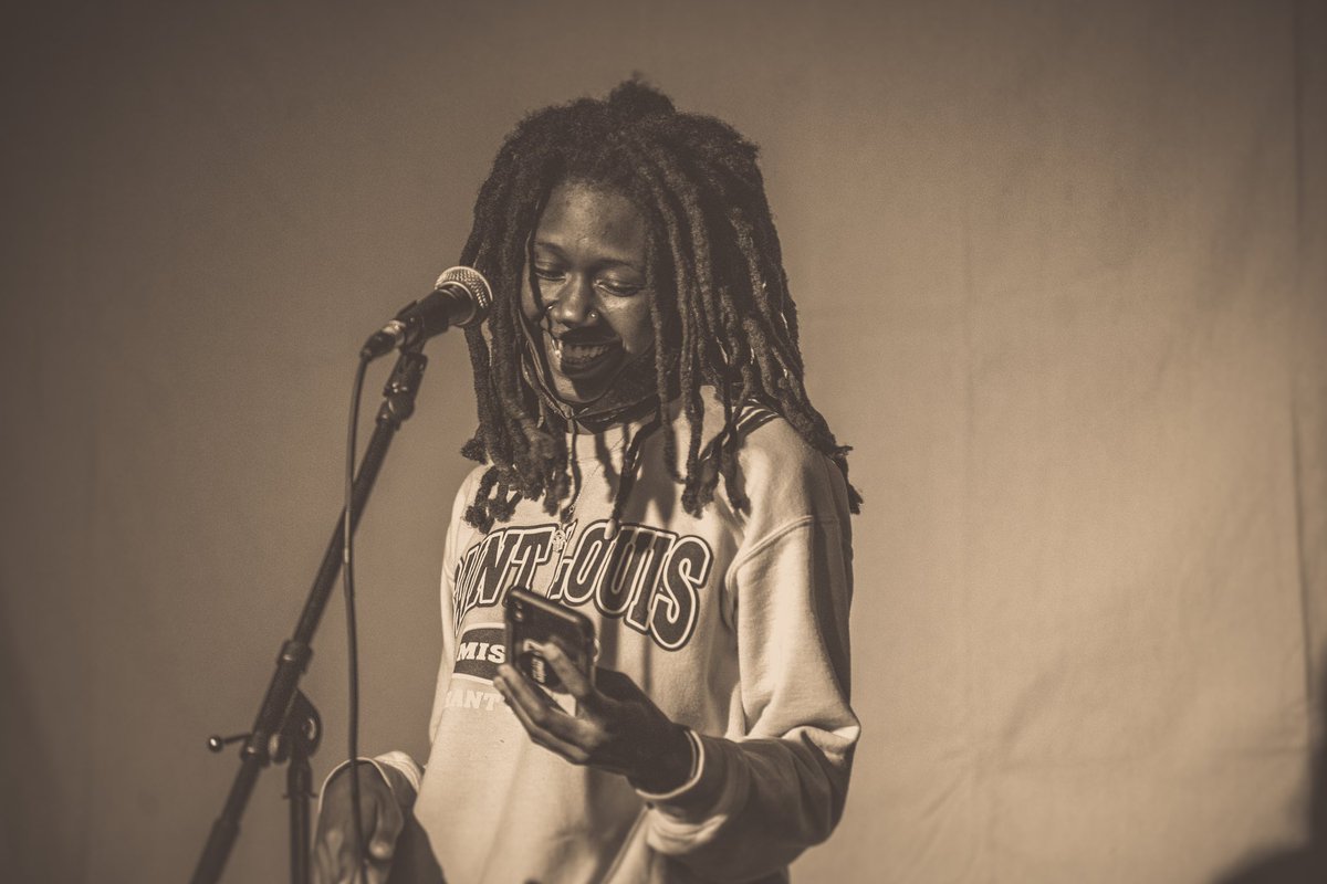 Open mic this Friday 
See you at 8
At @urbarts 
Tickets in the bio 

#lyricaltherapy #openmic #stlevents #stlouisart #poetry #spokenword #livemusic #gallery #vibe