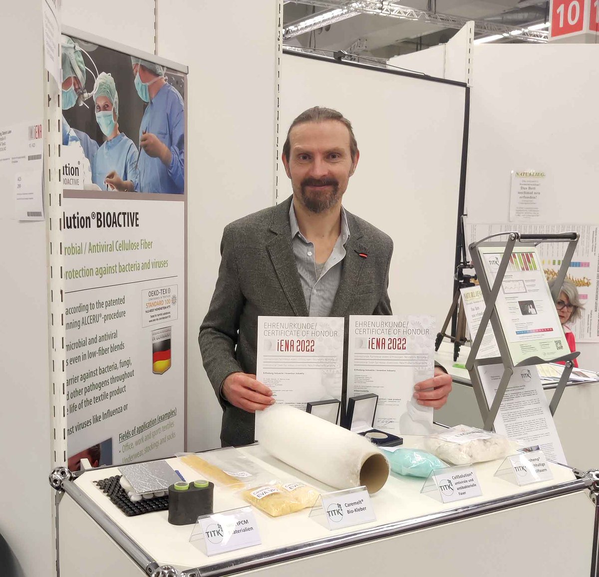 Teilnahme an Erfindermesse #iENA in #Nürnberg war #Gold und #Silber wert: internationale Jury prämiert unsere antibakterielle und antivirale Faser "Cell Solution® BIOACTIVE" und unseren biobasierten und biologisch abbaubaren Schmelzklebstoff Caremelt®!
bit.ly/3Uc5CqE