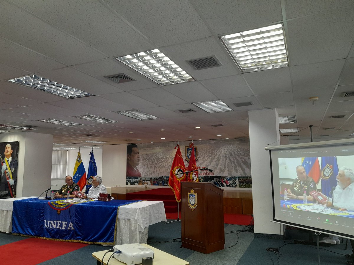 VasypcUnefa's tweet photo. 📢 #VASyPCTeInforma En este momento se lleva a cabo el foro " Crisis Energética Mundial y su impacto en América Meridional"
A cargo del Director Científico Italiano. Luciano Vasapollo, profesor en la Universidad "La Sapienza" Roma/Italia.
#Unefa
#UniversidadAbiertaAlPueblo https://t.co/wKl5hVwjWu