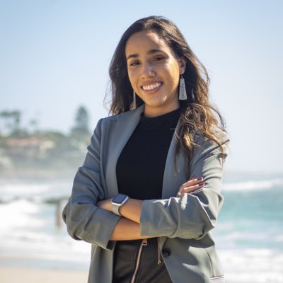 #NewProfilePic so maybe it’s time for a reintroduction! Been on #AcademicTwitter for a while but I’m now a 2nd yr PhD student at @ucsdbe using biomaterials to study the epigenetic mechanisms that drive sex differences in heart valve disease progression in the #AguadoLab 🫀👋🏽