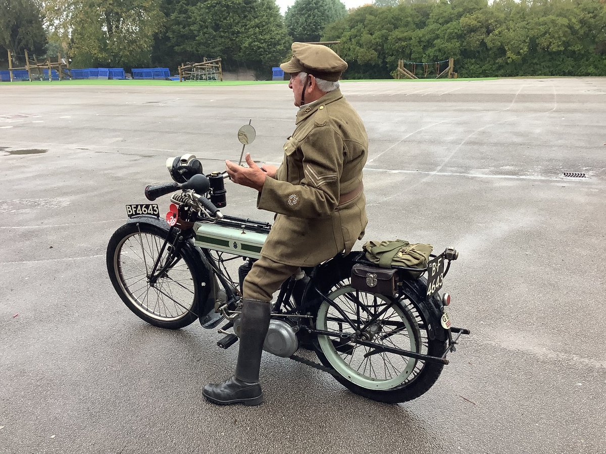 Year 6 enjoyed another WW2 afternoon, looking at a range of vehicles and artefacts