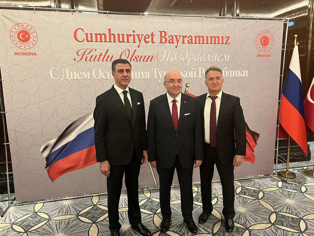 rtib_org's tweet photo. T.C.Moskova Büyükelçiliğimizin düzenlemiş olduğu 29 Ekim Cumhuriyet Bayramı resepsiyonuna RTİB Yönetim Kurulu ve Üyelerimiz ile katılım sağladık.#rtib #dostlukveişbirliğiköprüsü #29ekim #29ekimcumhuriyetbayramı #cumhuriyet99yaşında https://t.co/AcJ4qmhdGD