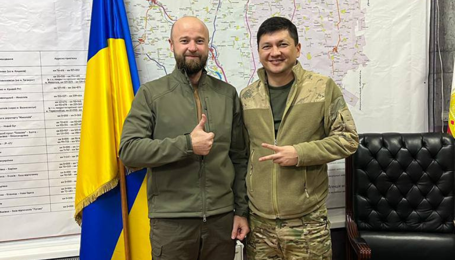 SPFUkraine's tweet photo. 🤝 Під час візиту на Миколаївщину Дмитро Кліменков зустрівся з керівництвом Миколаївської ОВА та  відвідав ДП "Племрепродуктор "Степове", де ознайомився з поточним станом справ на підприємстві.

🔗 Детальніше за посиланням: https://t.co/jCiSQQ3hc0 https://t.co/jJfXuhikHD