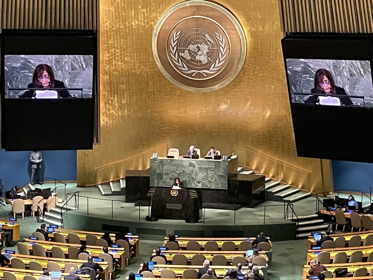 I'm at the UN. Representatives from all over the world demand the US end its blockade against Cuba. They also ask the US to remove Cuba from list of 'state sponsors of terror.' But every year the US ignores the rest of the world. Vote tomorrow.

#CubaSinBloqueo #CubaSiBloqueoNo