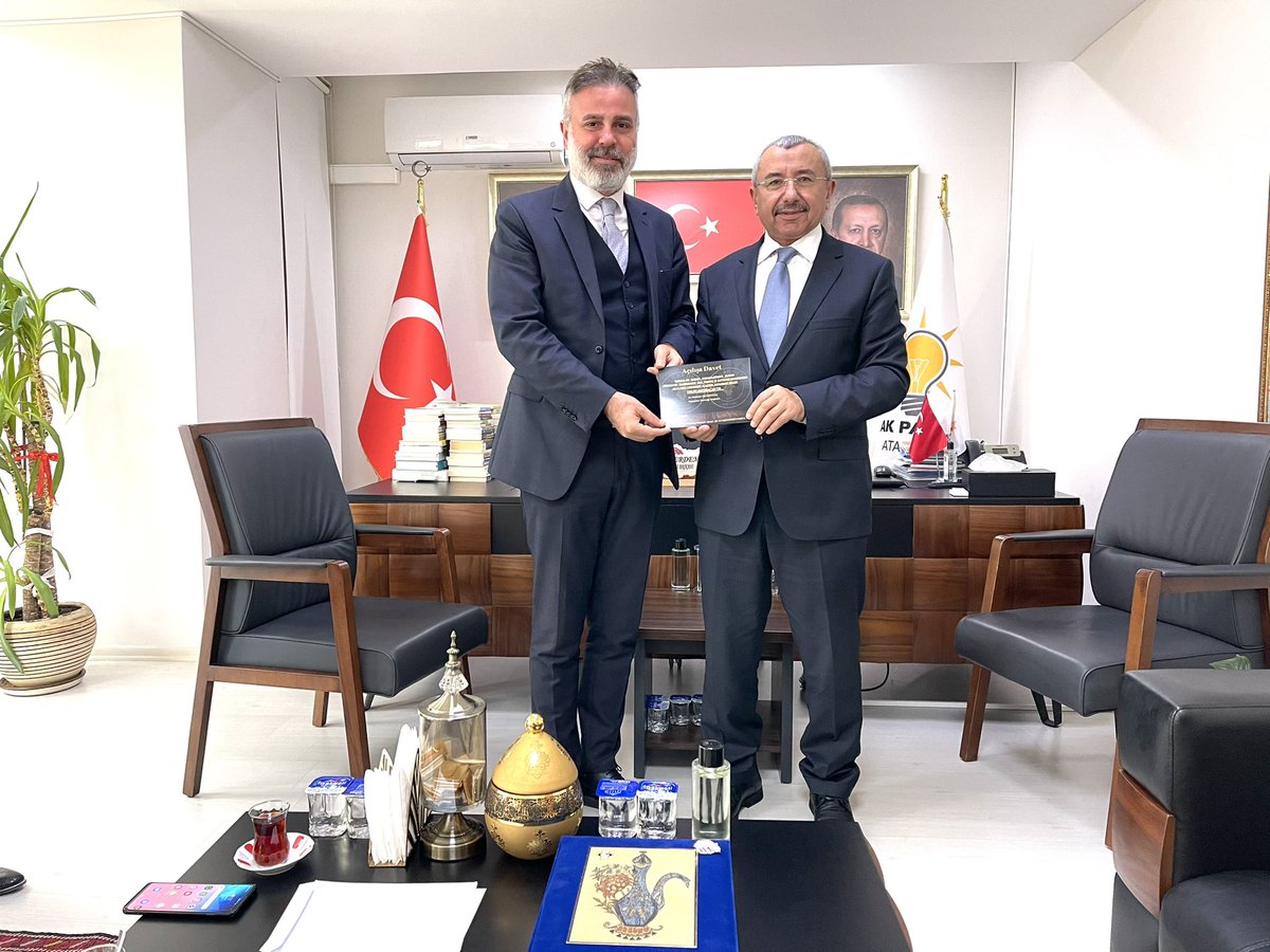 bbismailerdem's tweet photo. Hatay Derneği Başkanı sayın Av.Mehmet Denizoğlu bey misafirimiz oldular. Nazik ziyaretleri için kendilerine teşekkür ederim.

Dernek açılışının Hataylı kardeşlerimize ilçemize hayırlı hizmetlere vesile olmasını temenni ederim. https://t.co/wuHkdKoImm