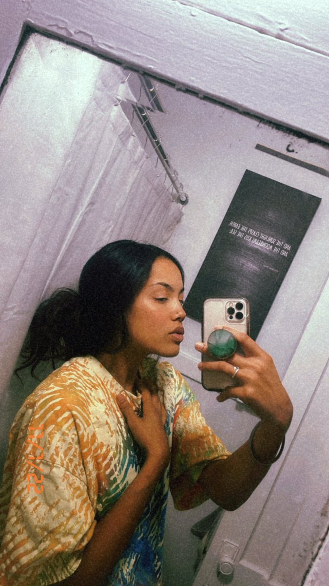 iamdarianregina's tweet photo. they want me to fall off so bad, idk what drugs you had 🚀
@KAASHMYCHECKS 
#thanksforthisvibeyo #weekmotivation #doubtedme https://t.co/CC3GXLRb3G
