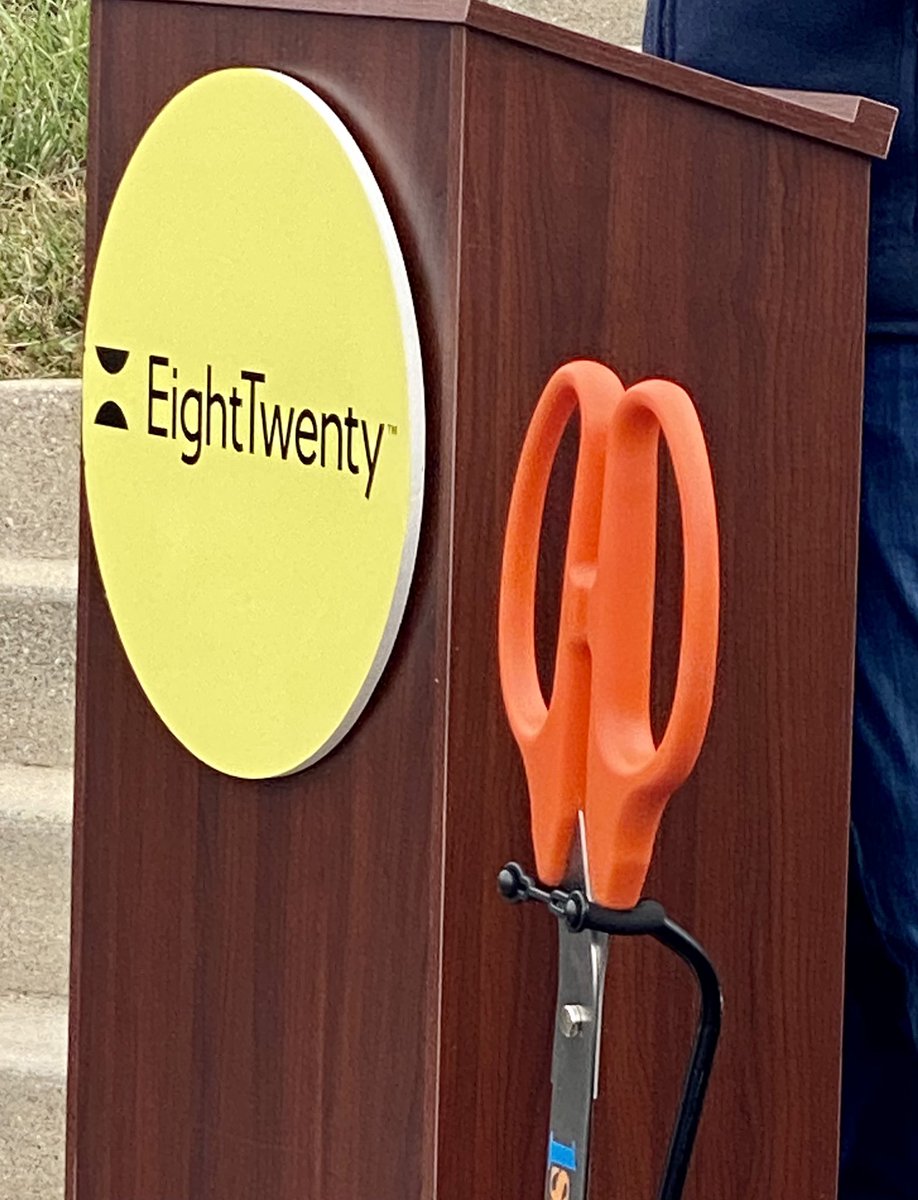 ctowntreva's tweet photo. It’s a great day for a ribbon cutting. Welcome to @CharlestownIN, EightTwenty! #LiveSolar #ChooseCharlestown #DrMayor https://t.co/p4LZQIk7NV