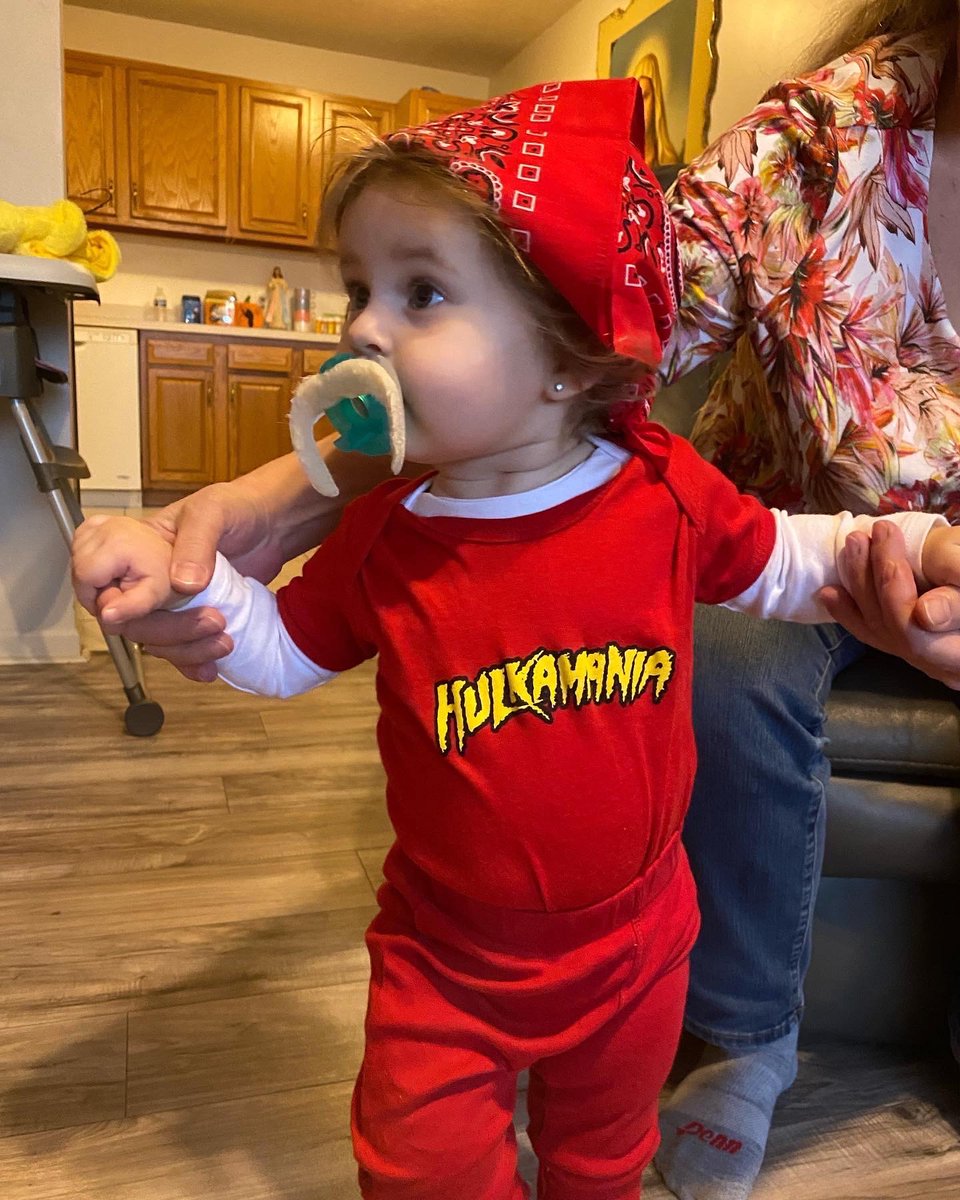 Brotherrrrr <a href="/HulkHogan/">Hulk Hogan</a> dressed my daughter up as a complete icon this year