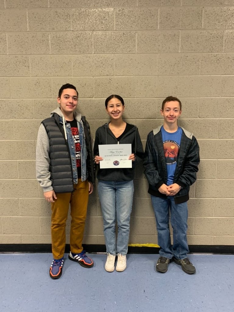 Diego D, Maya E and Ian D won the AP Scholarship 😁 !