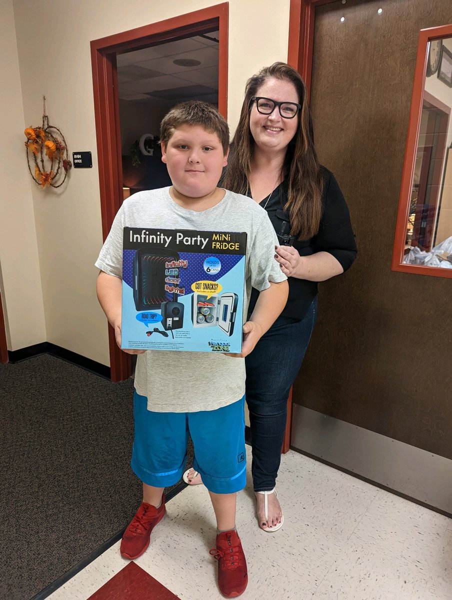 🎉Congratulations to our first mini fridge winner for our Step it Up Fundraiser!! We still have two more mornings of prizes to come! 

There is still time to win prizes!!!! 
Use the link below⬇️

app.pop4kids.org/pascoms33525