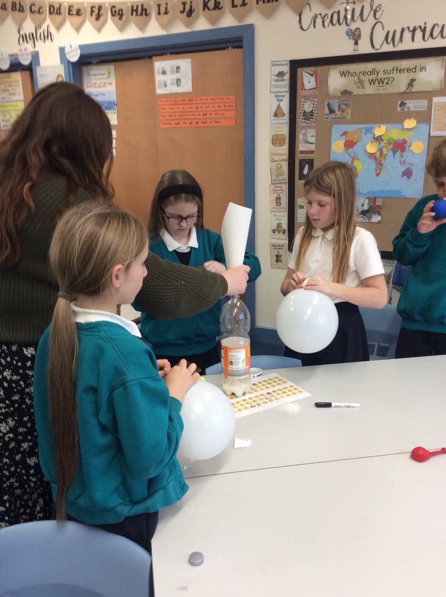 staynorHprimary's tweet photo. Team Calder have been working together to make stress balls as part of their learn through week #beourbestself #collaboration @eboractrust @YoungMindsUK @MissHaigh_ https://t.co/CNS7DfOdda