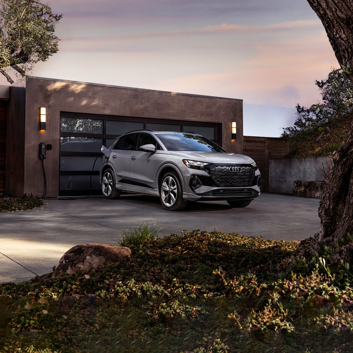 AudiFreehold's tweet photo. 2023 Audi Q4 e-tron®; an all-electric SUV that puts luxury electric driving firmly within your reach. 
#AudiFreehold Audiq4etron #q4etron #etron #electriccar #electricsuv #luxurysuv #luxurycarlifestyle #luxurycar

https://t.co/eyTNshzjcV https://t.co/mPsQRH9d6E