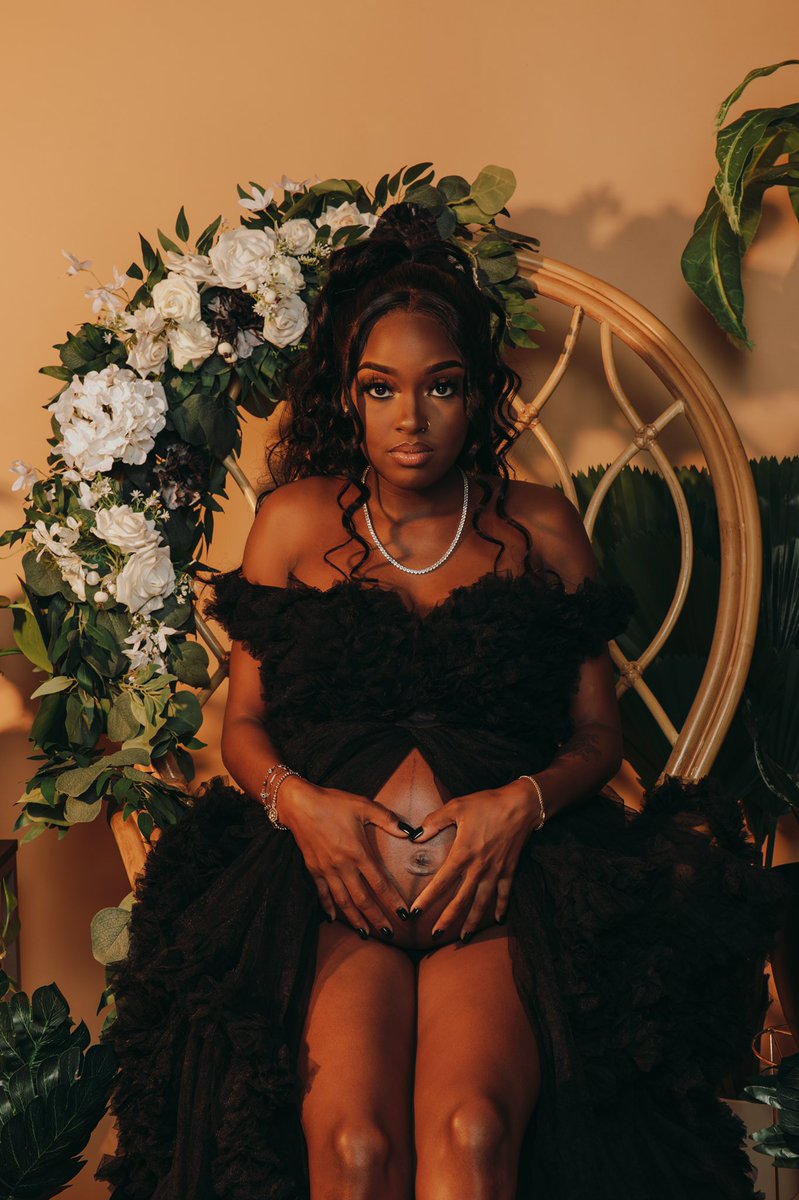 CadejaO_'s tweet photo. I literally looked like a princess felt like a princess I can’t do anything but smile from ear to ear! 

@clarencelee_ on the photography 
@Bee_Lashae  on the hair
@JKatrice_MUA on the makeup https://t.co/Tu6pmFyPCA