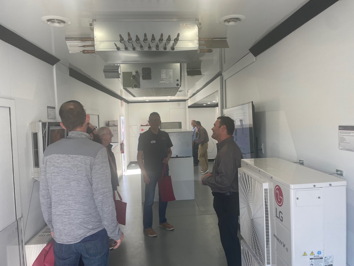 LGHVACUSA's tweet photo. Last week, both LG Showrooms visited Mechanical Products SW (MPSW) in Phoenix AZ! Thank you to MPSW and LG’s Chris Morgan, Gregory Horman, Kyle Bayley and Jim Dale #LGMobileShowroom #LGRoadshow https://t.co/mBCNF87yGz