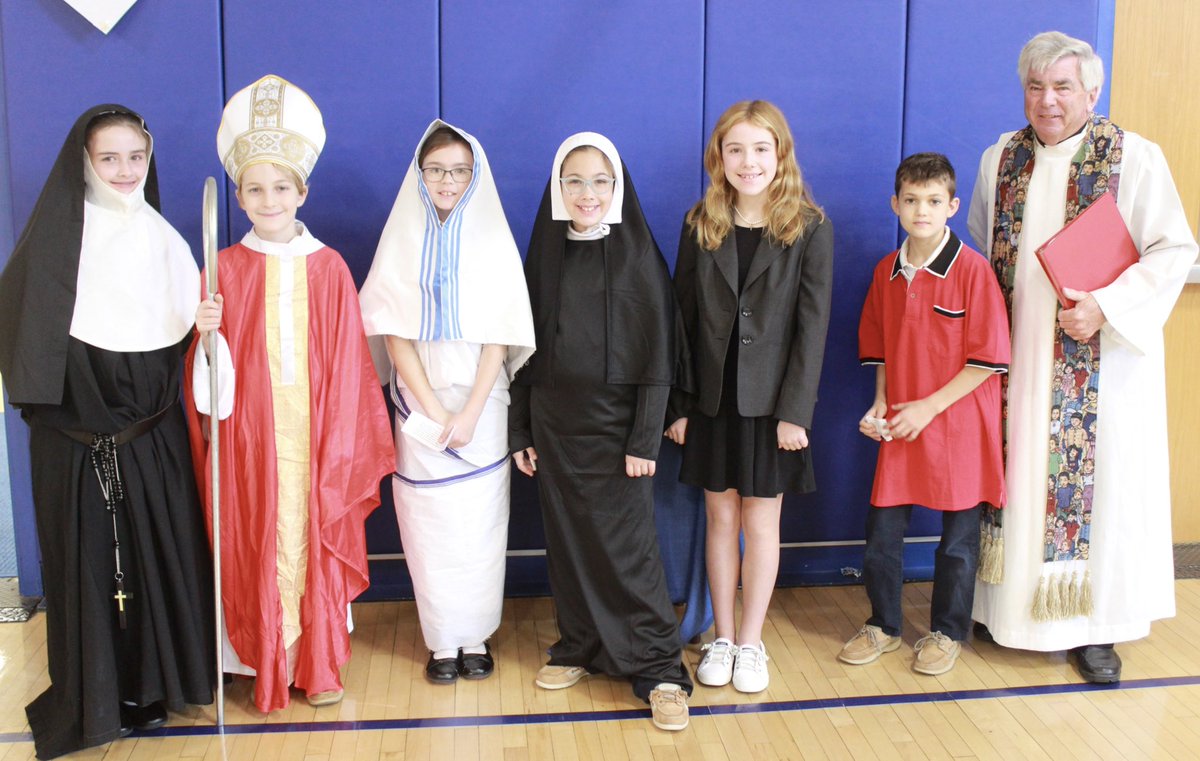 MercymountCDS's tweet image. All Saints Day 2022! 
Thank you to Father Charlie Galligan and our 5th Graders for leading us in prayer during our All Saints Day Liturgy.