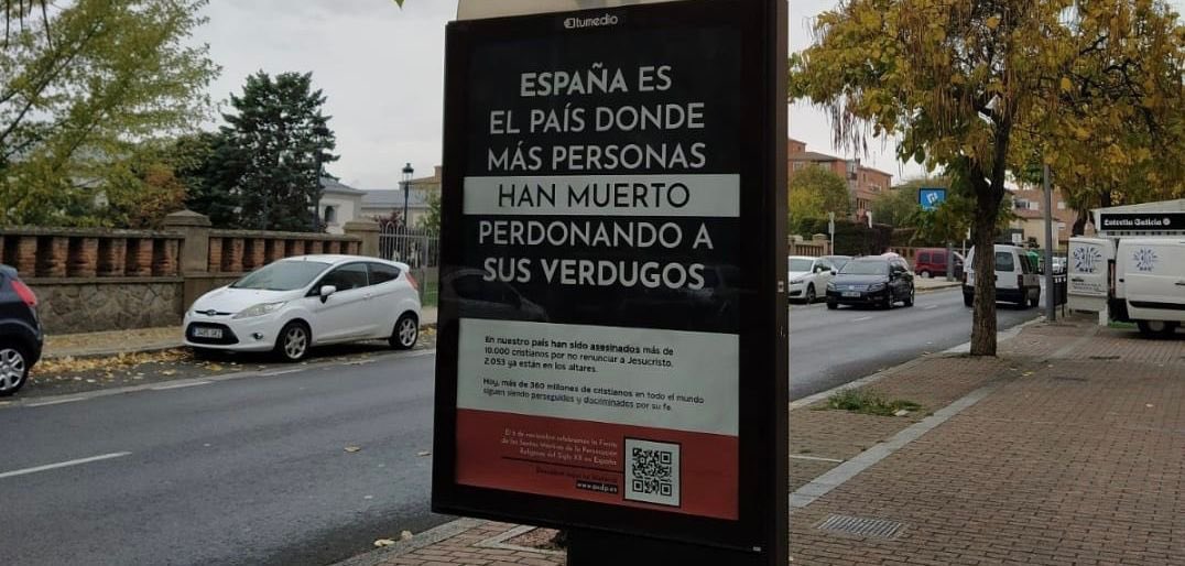 ACdP_Alicante's tweet photo. ▪️España es el país donde más personas han muerto perdonando a sus verdugos.

🔴En los años 30 se asesinó a más de 10.000 católicos por no renunciar a Jesucristo. 

🔉 Y hemos querido recordarlo en marquesinas de más de 40 ciudades. https://t.co/dtUdjYR2J3