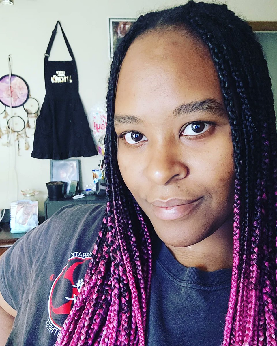 Tru1Tani's tweet image. Felt kinda cute after a maintenance wash today! #braidmaintenance #washday #conditioning #grapeseedoil #braidmousse #blackwoman #blackentrepreneur #blackcontentcreator #twitchstreamer #twitchaffiliate #gamergirl #baker #blacksimmer