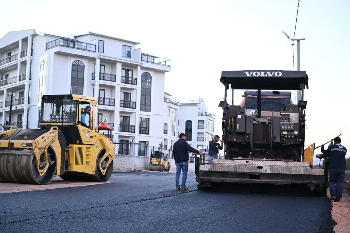 avmkocaman's tweet photo. 🚧 Sağlam alt yapı, 
Sağlıklı yollar 🚜🛣

📍Ataevler Mahallesi
▪ Güzelyurt Sokak ✅
▪ Beste Sokak ✅ https://t.co/oVbJaYV6cG