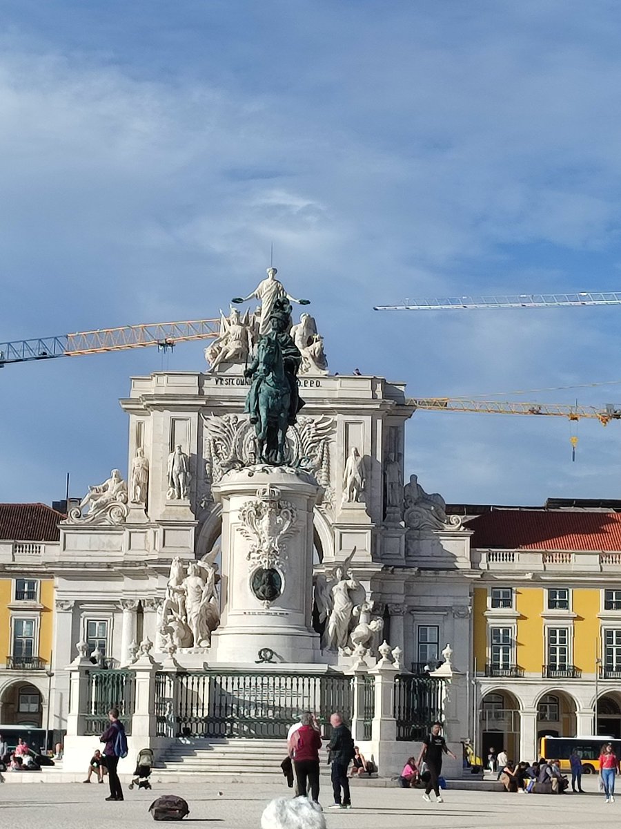 Meltalar's tweet photo. Ich glaube, ich habe mich in eine Stadt verliebt...
Lissabon ist wirklich eine Reise wert.
#SPOSGE
#SGE https://t.co/4CLlL48GDA
