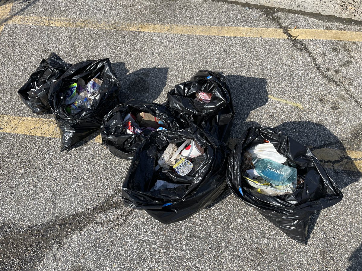 MeadeHSAVID's tweet photo. A huge shout out to our Service Learning Club for our campus clean up today. 6 bags of trash cleaned up around the portables and cafeteria doors. #meadepride @MeadeHSAACPS @principal_durr @AVIDAACPS @MeadeIB @ServeAACPS @MeadeAthletics https://t.co/nCoiJkvkjV