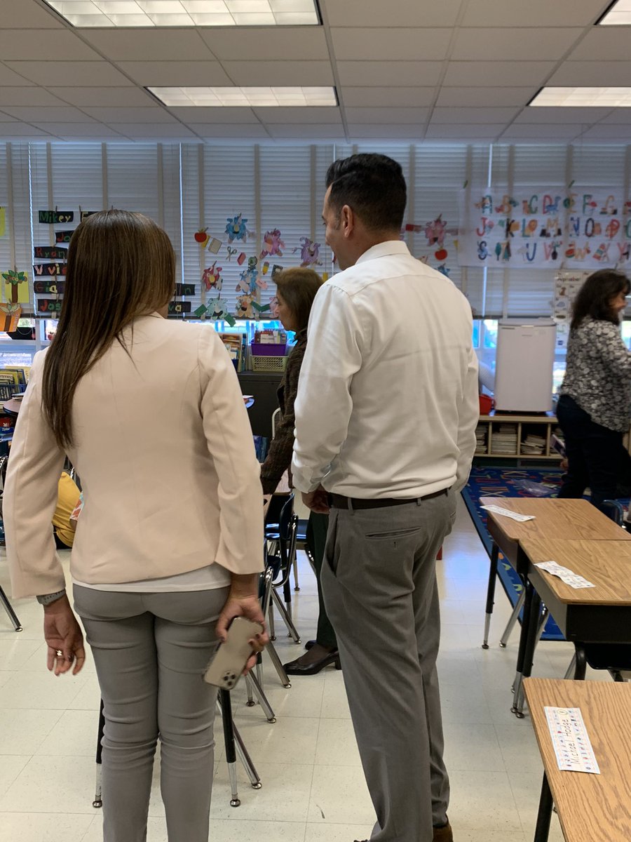 DrcarrollPC's tweet image. @AmericanReading doing a fabulous job at King Street School with principals, APs and coaches as we continue to grow as a team in our new literacy program! Thank you to @KSS_Principal and @ACaroliniAP for hosting today! @VLakestream @JLevidisPC