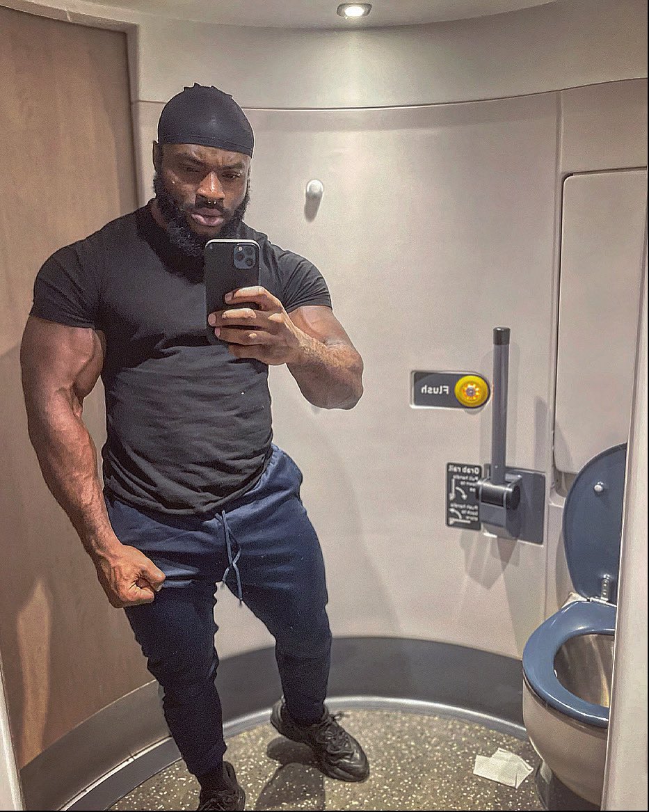 BigYomZ2's tweet photo. Where are all my little sissy’s it’s time for me to drain #findom #paypig #cashmaster #BlackMan https://t.co/sctOCn6Dl0
